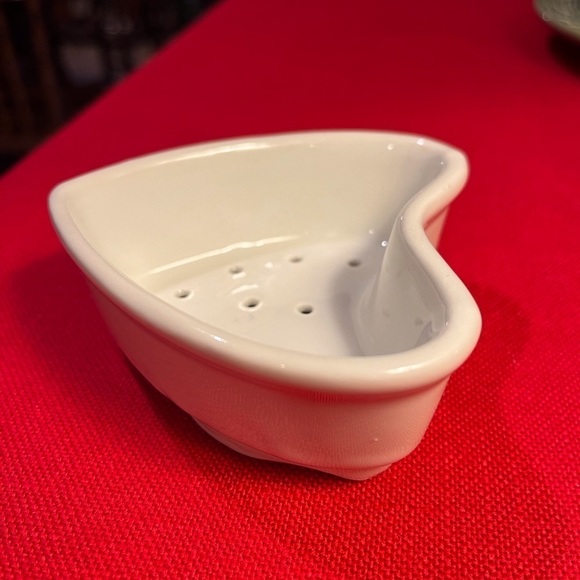 Heart Shaped Cheese Mould, White Porcelaine (Vintage, from France) - Picture 3 of 11